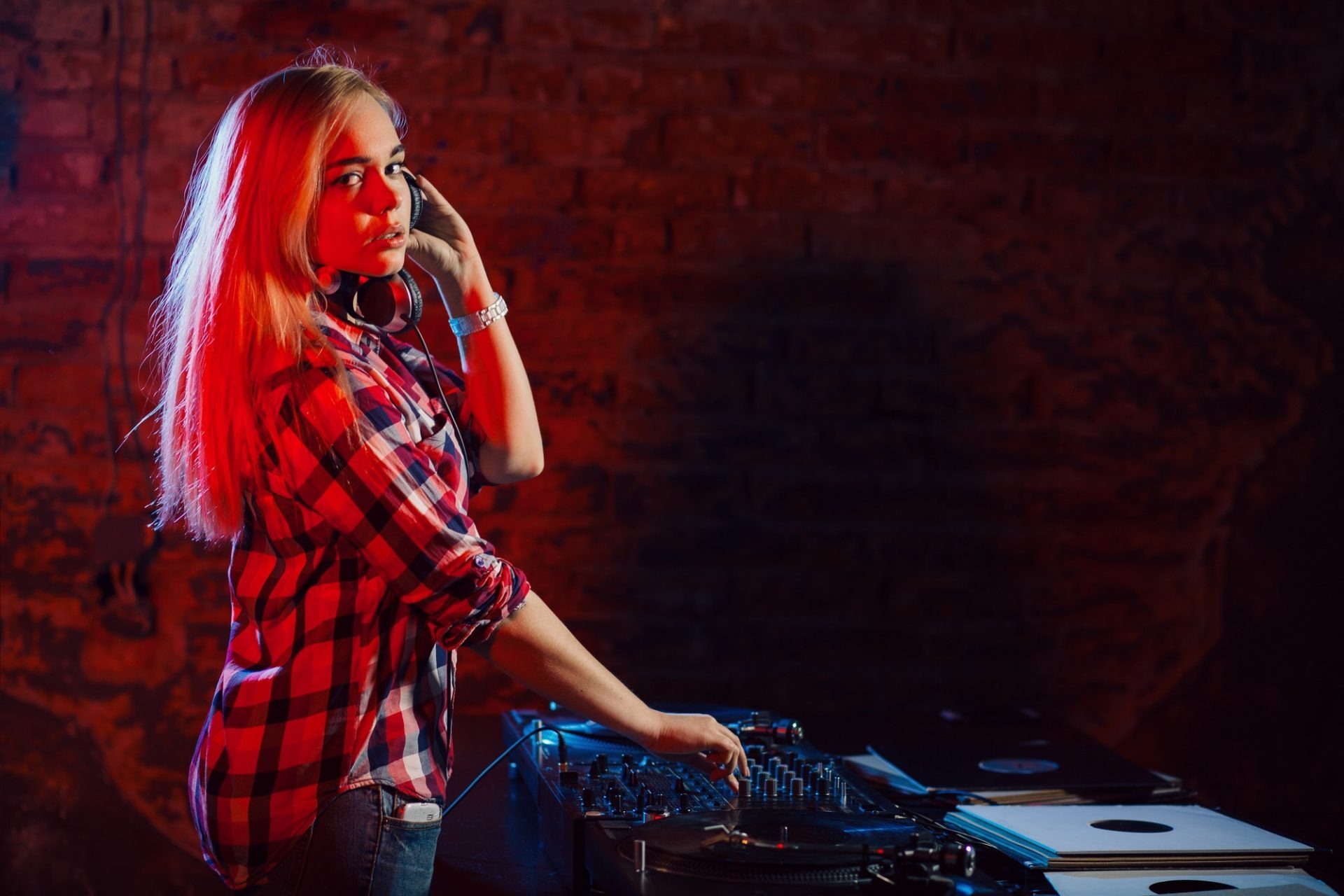 imageye___-_imgi_56_cute-dj-woman-having-fun-playing-music-at-club-party-e1626593708180.jpg